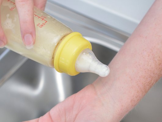 1000 Days - Bottle feeding